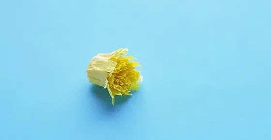 центр бумажного цветка ромашки
